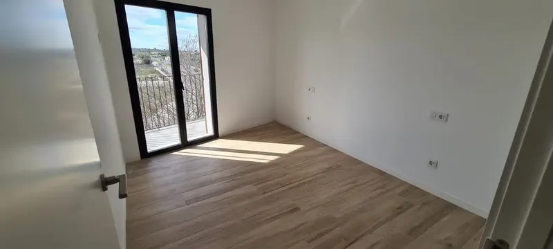 Bonito Piso en Primera Planta - Obra Reciente Reformada. — photo 8