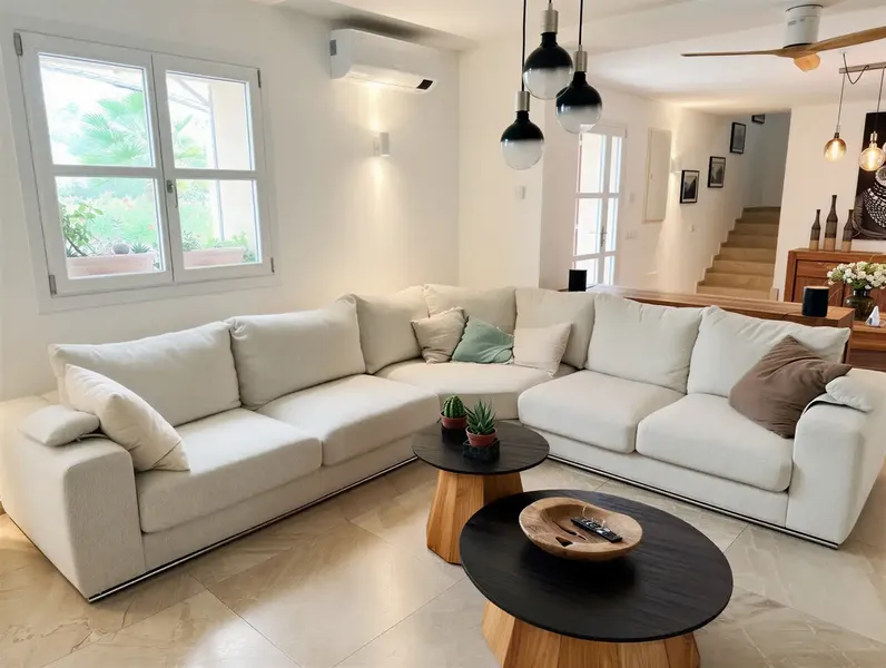 This magnificent property, like new, enjoys an idyllic location in the middle of unspoiled nature, just minutes from the charming village — photo 12
