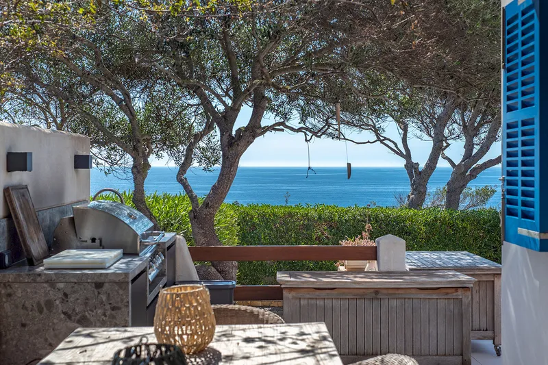 Traumvilla mit Pool in erster Meereslinie in Cala Llombards — photo 6