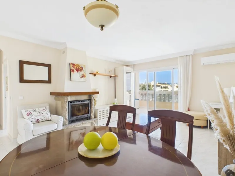 Spacious Three-Bedroom Apartment with Balcony and Communal Pool in Santa Ponsa — photo 5