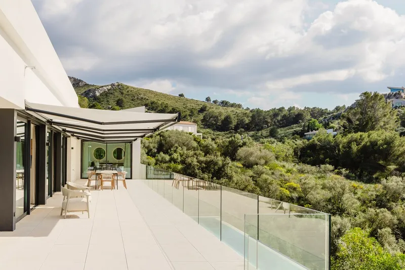 Amazing 6-bedroom contemporary luxury villa with 2 pools — photo 4