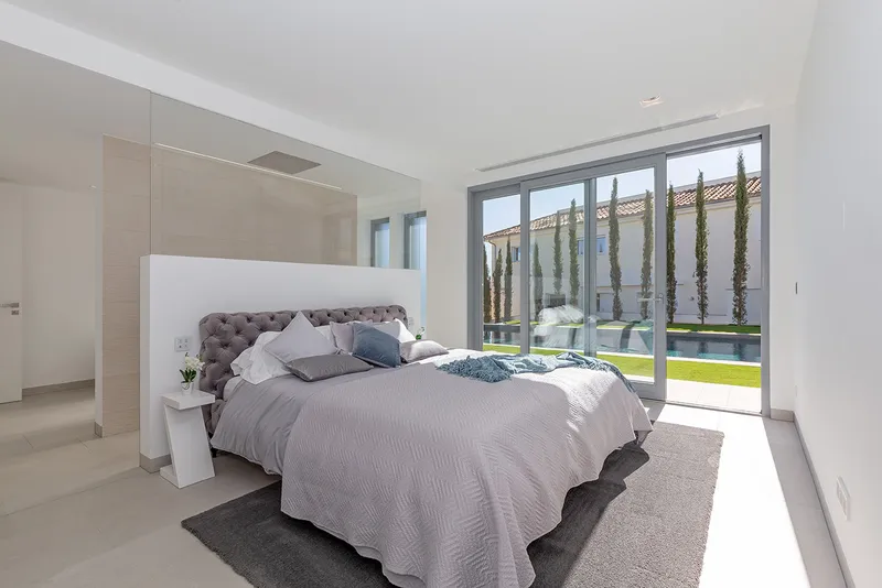 Villa in Santa Ponsa - Modern property with two pools — photo 9