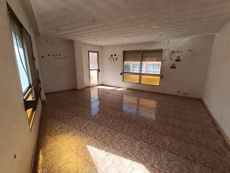 Piso de 100 m2en el Rafal Vell, a 100 metros de calle Aragón y un Mercadona. — photo 3