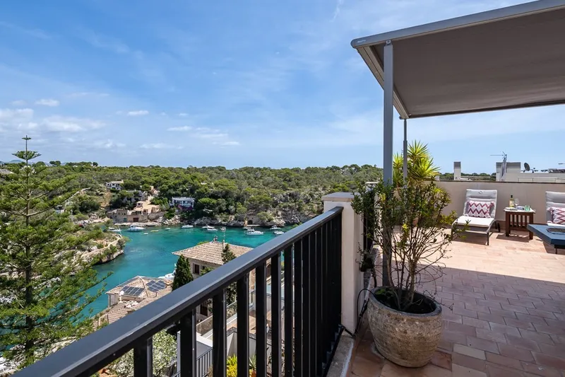 Duplex penthouse with roof terrace and harbour views in Cala Figuera — photo 1
