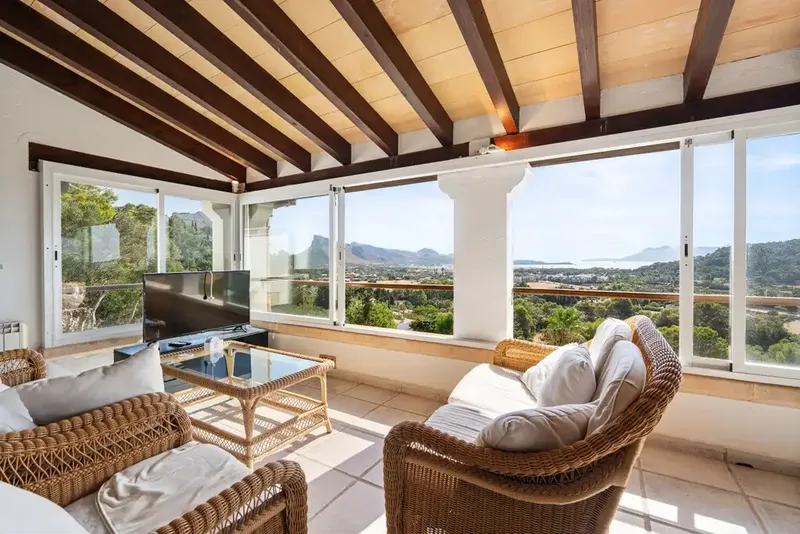 Impressive villa for sale in El Vila with elevated position and wide countryside views — photo 3