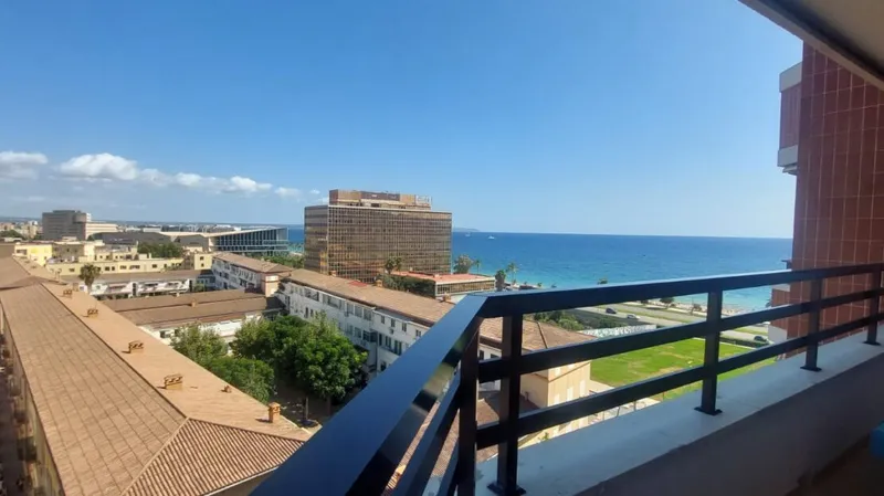 Spacious apartment with sea views in Palma city – for sale — photo 2