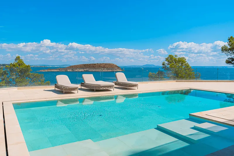 Elegant Seafront Villa in Cala Vinyas — photo 1
