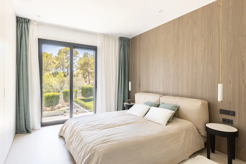 Exclusive villa complex with two pools, garden and partial sea views — photo 11