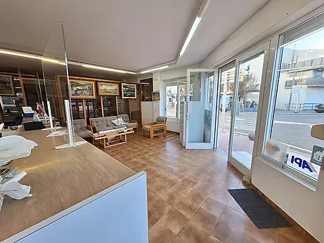 Commercial premises for rent in Port de la Selva on the seafront — photo 6