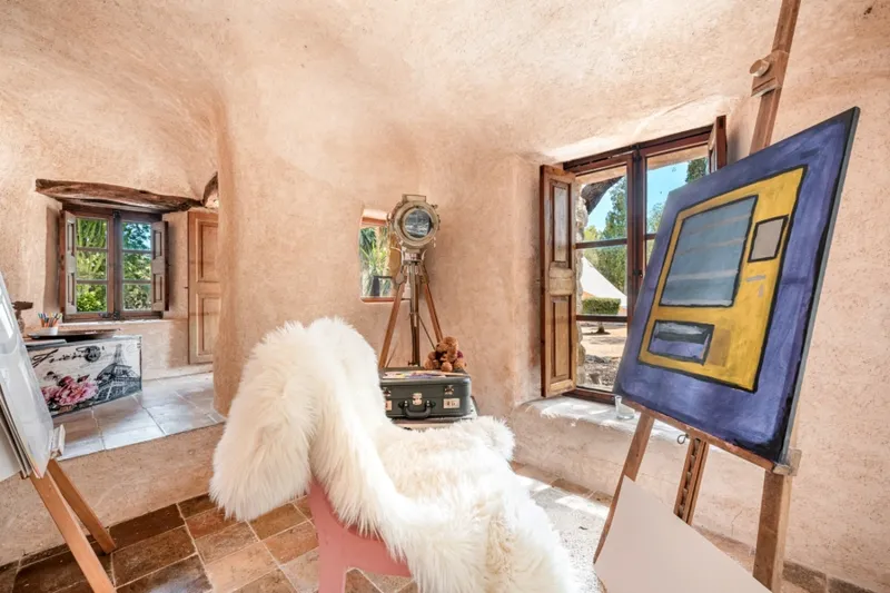 Artist Villa – An Extraordinary Sanctuary for Creativity, Privacy and Refined Living — photo 11