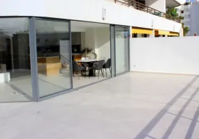 Modern Apartment with Large Terrace — photo 11