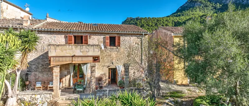 Finca in Andratx in the southwest of Mallorca near the village — photo 1
