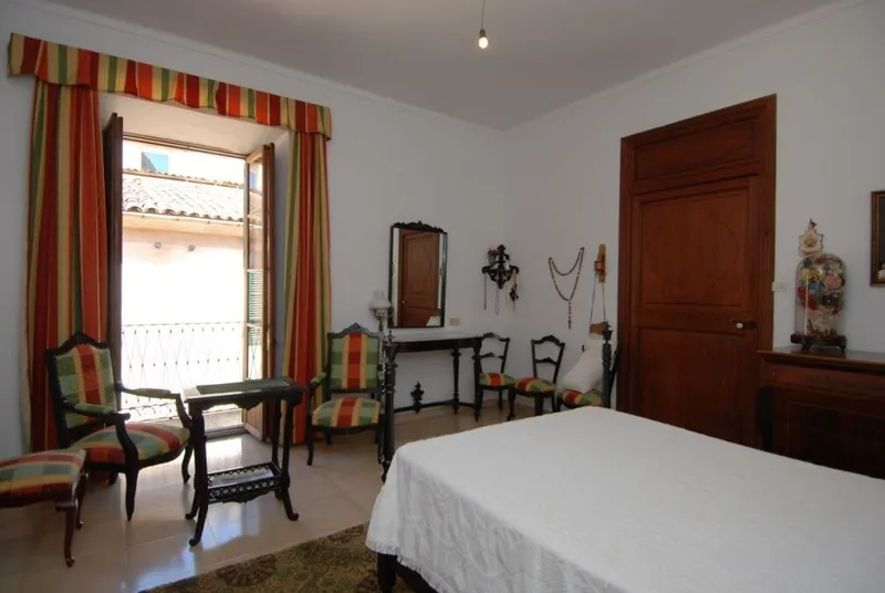 Bright and spacious apartment in the old down town of Manacor — photo 5