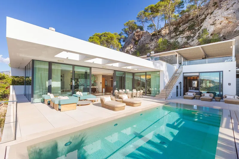 Villa of the highest class with fantastic sea views — photo 4