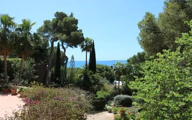 Villa with tennis court — photo 2