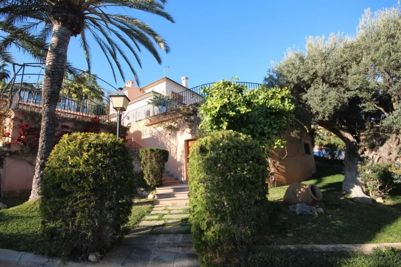 21005L - Villa en Bendinat con Impresionantes Vistas sobre el Mar — photo 1