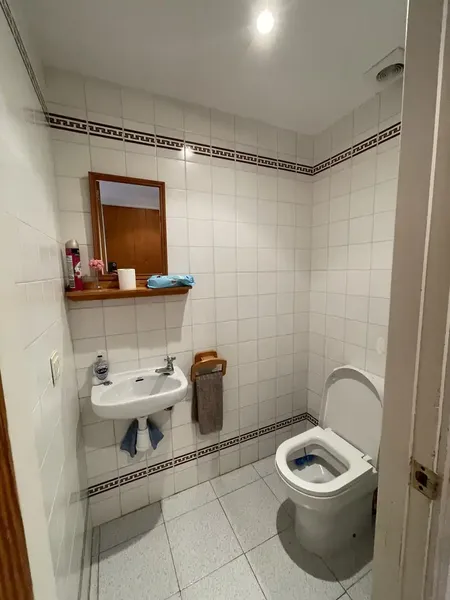 Bright penthouse with large upper bedroom and balconies – 3 minutes from the beach — photo 12