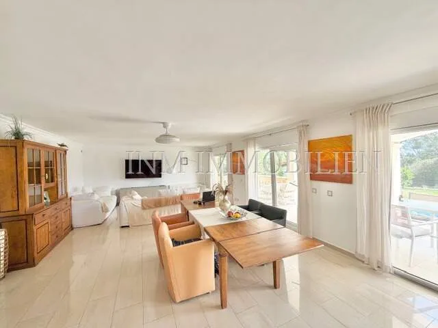 260m² detached house with 5 bedrooms, pool & sea views for sale — photo 6