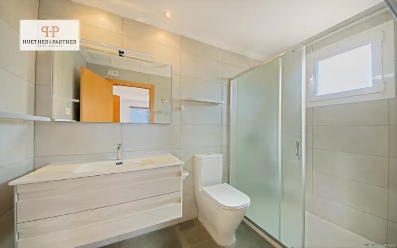 Penthouse in Cales de Mallorca: this exclusive penthouse located on the coveted east coast of Mallorca combines luxurious comfort, high-quality equipment — photo 8