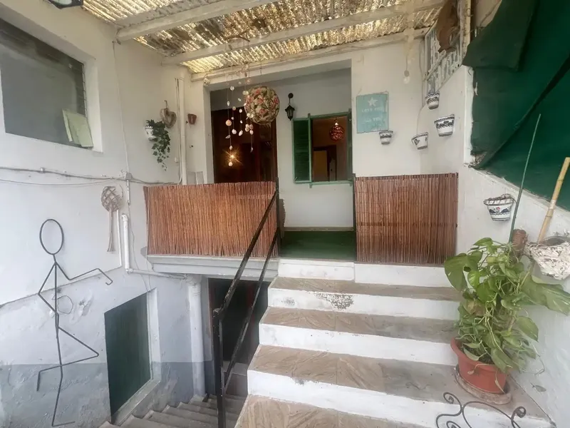 If you are looking for a spacious, independent house with its own parking in the city center, this property may be just what you need. — photo 7