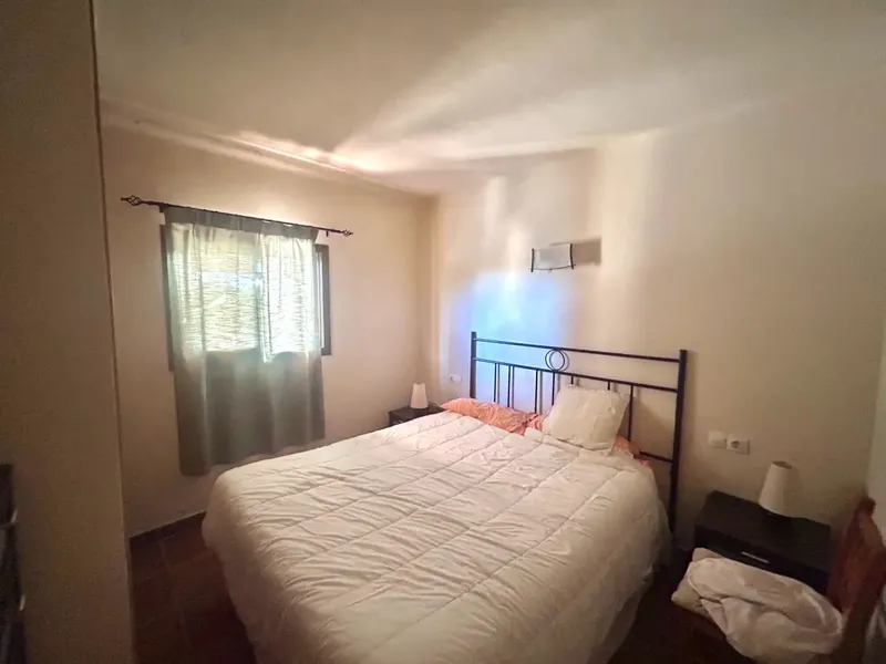 Se alquila casa chalet en la zona de Cala Llombards con 3 dormitorios más 1 baño completo. Parcela de unos 300m2 con una vivienda de 90m2 en — photo 5