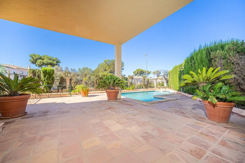 Exclusive property with garden and private pool in Son Verí Nou — photo 9