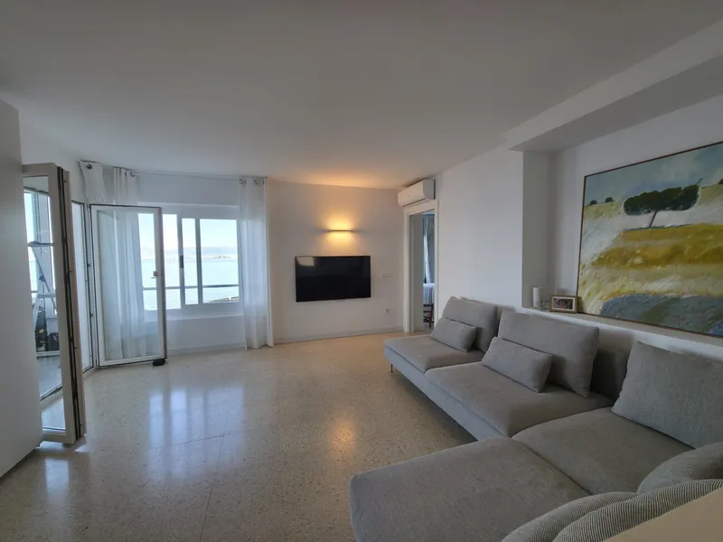 Apartment in Cala Blava facing the sea, for temporary rent. — photo 3