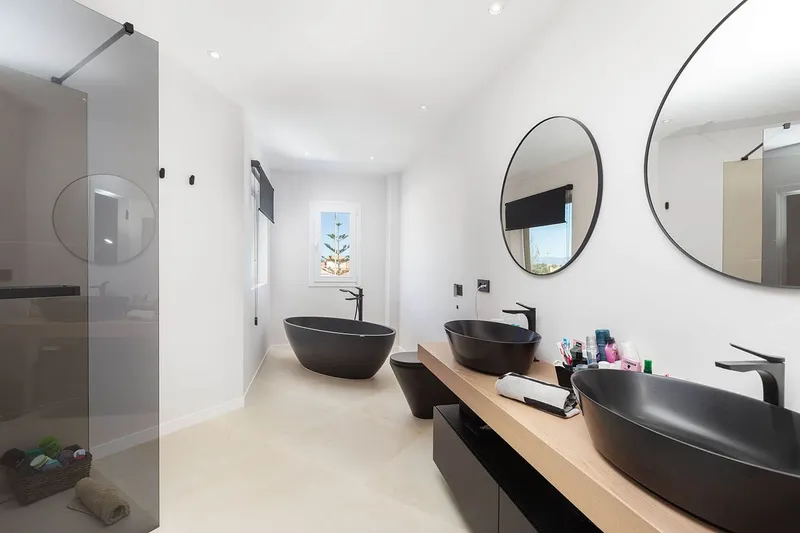 Elegant renovated villa in exclusive location near Palma — photo 12