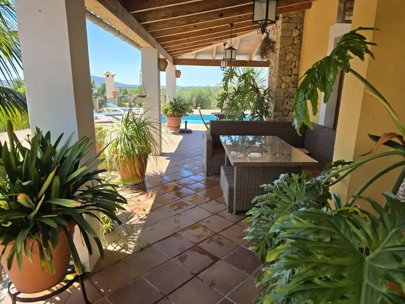Discover this impressive chalet located in the idyllic town of Campanet, where comfort meets an exceptional natural environment. With a — photo 5