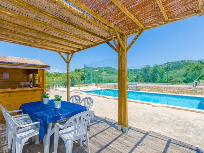 Renovated Finca near Son Macia with Holiday License and Tennis Court — F 40 — photo 8