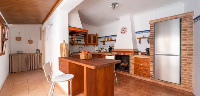 Mallorcan house for rent in Campos with patio and sunny terrace — photo 12