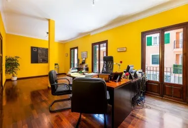 Spacious home with multiple possibilities in the center of Palma — photo 1