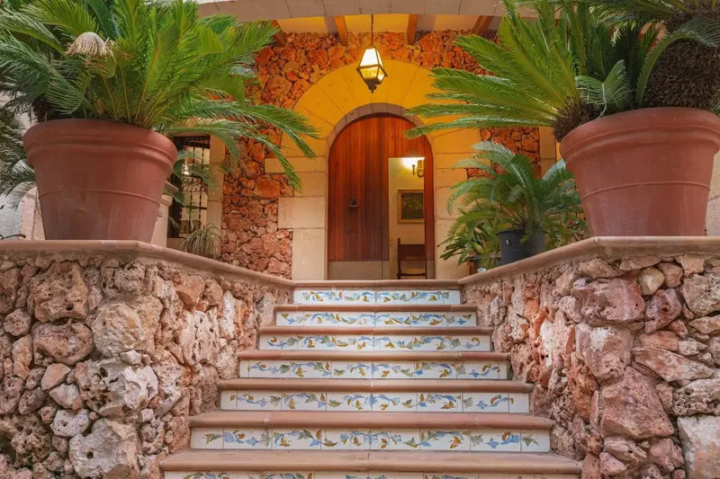 Welcome to this incredible rustic-style chalet in Costa de los Pinos, a residential area that everyone desires today thanks to its surroundings — photo 6