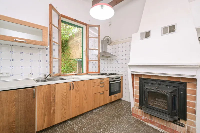 Village house in the center of Costitx with renovation potential — photo 9