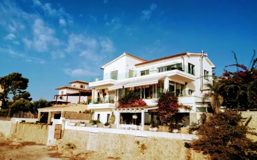 Beautiful sea front penthouse in San Agustin/Calanova – FOR RENT — photo 1