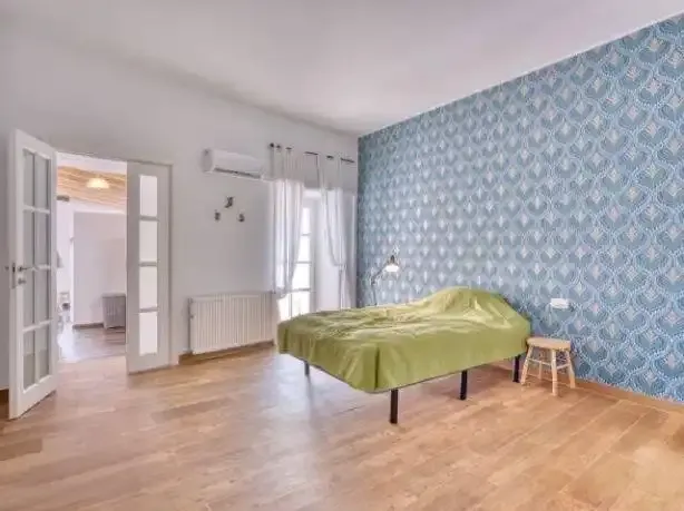 We present an impressive property located in the town of Felanitx, ideal for those seeking comfort and style. This magnificent house — photo 7