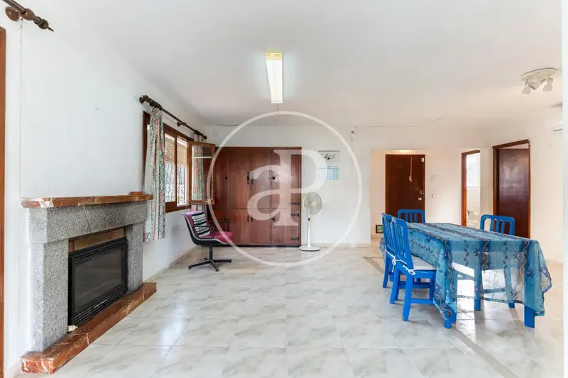 Casa con jardín en venta en Carrer Botafoc — photo 9