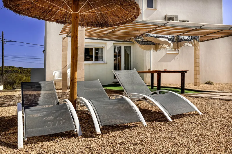 Villa with great potential: ETV license, dreamlike sea views, pool and generous outdoor areas — photo 11