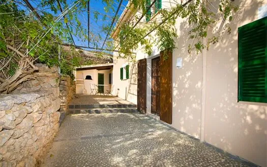 Cottage house in Establiments — photo 9
