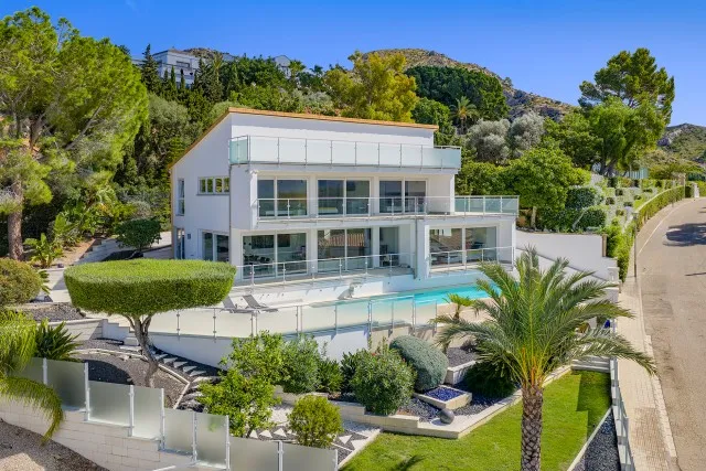 Exclusive villa with sea views and pool for sale in Bonaire, North Mallorca — photo 1