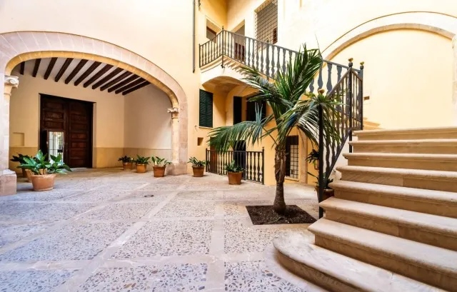 Luxurious flat in a totally refurbished Palace. Old Town. Palma de Mallorca — photo 1