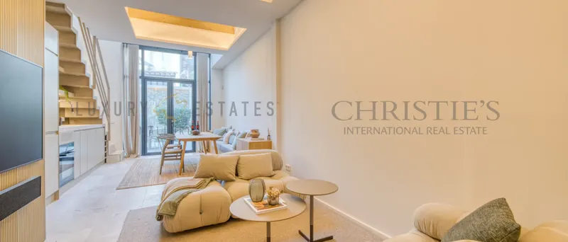 Modern townhouse in Santa Catalina in Palma with pool — photo 1