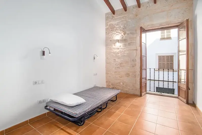 Beautiful historic property, formerly used as a pharmacy. It is located a few minutes from the center of Llucmajor. — photo 11