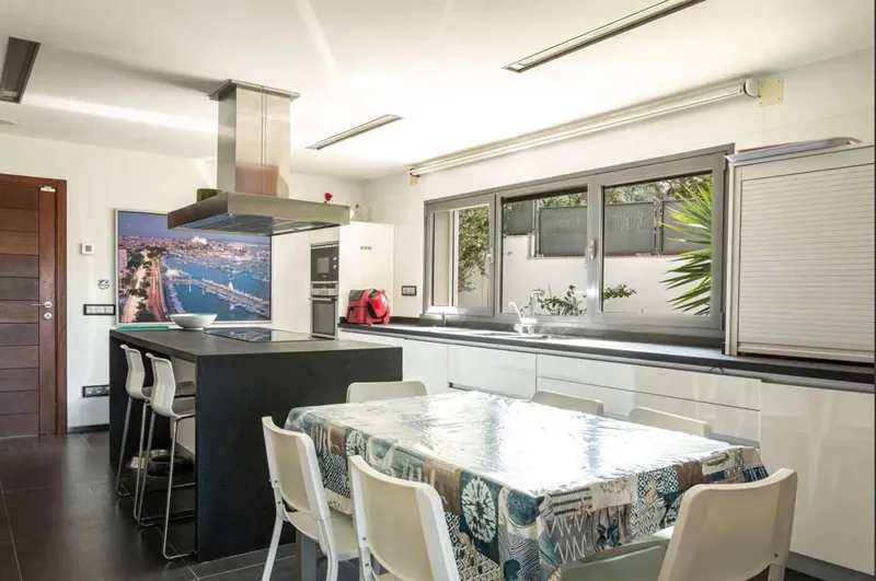 Exclusive villa with panoramic roof terrace and views of the bay of Palma — photo 6