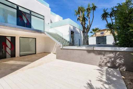 Santa Ponsa, modern villa for rent in Santa Ponsa with sea views and a large outdoor area — photo 11