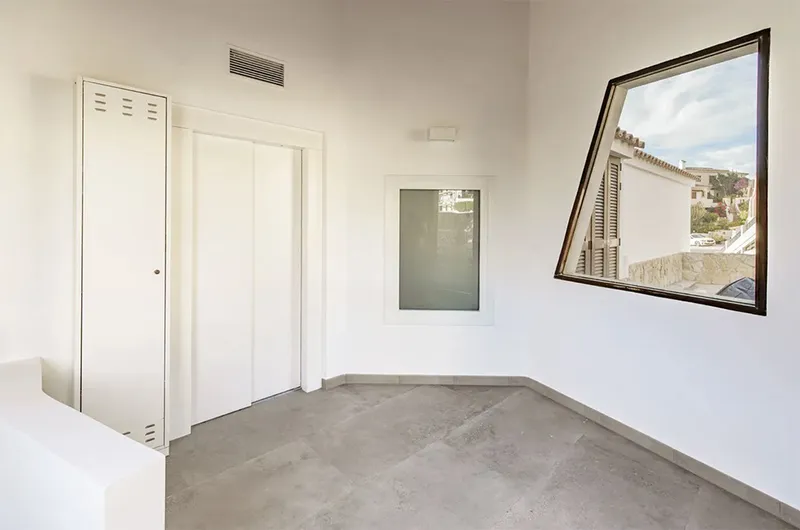 Luxury apartment on the first sea line in Santa Ponsa — photo 12