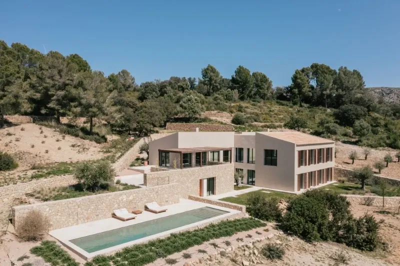 Beautiful country house with stunning sea views near Alcudia with indoor pool — photo 1