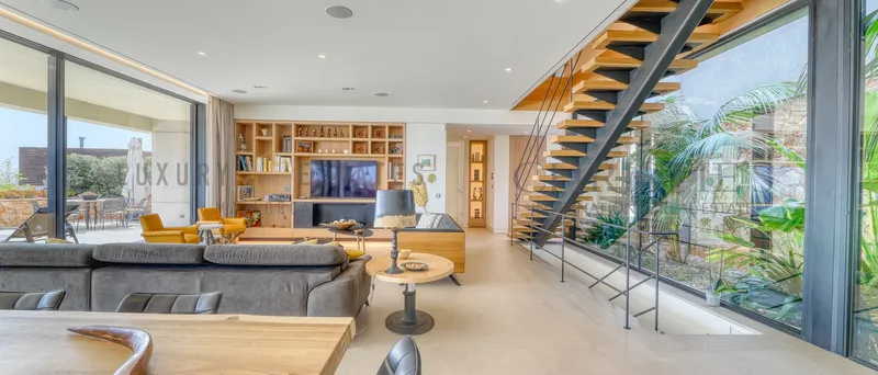 Contemporary villa in Sa Cabaneta with panoramic sea and mountain views — photo 3