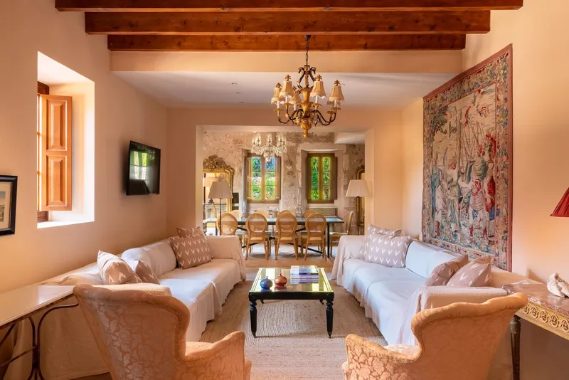 Historic possession near Es Trenc with extensive land ownership — photo 12