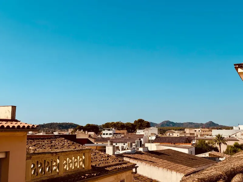 This stylishly modernized penthouse is located in the heart of Artà's old town. — photo 6
